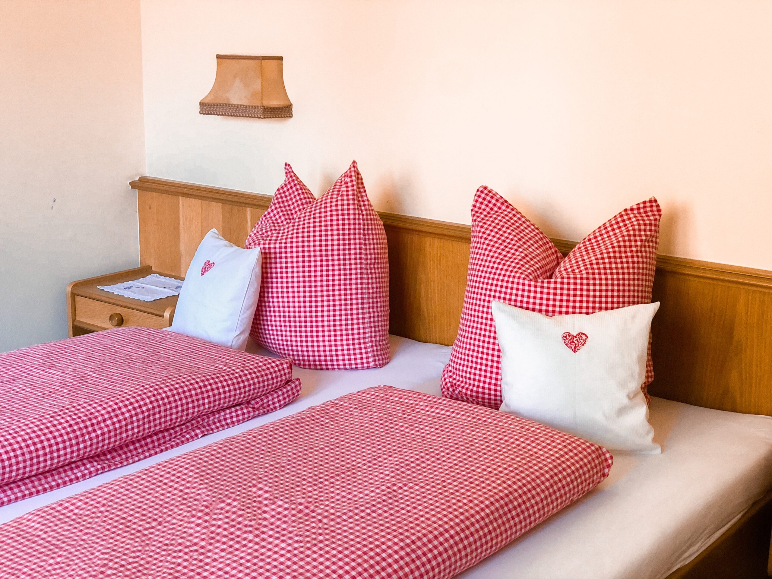 ferienwohnung_zimmer_pension_luggi_alpbachtal_tirol